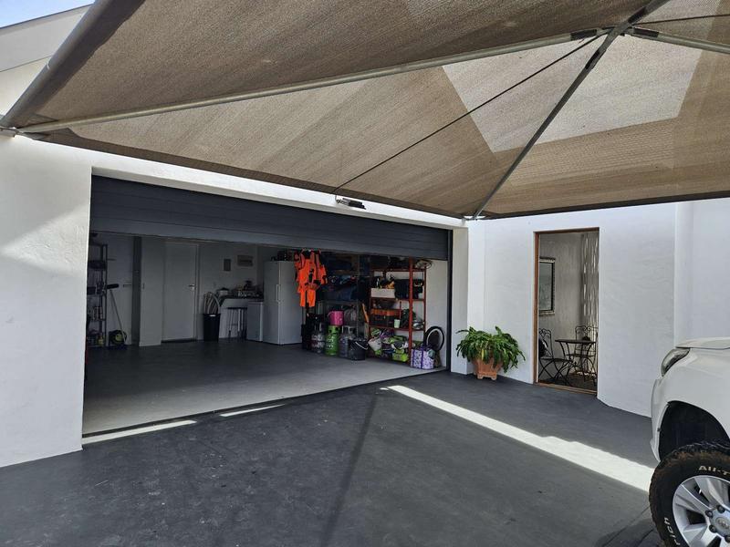 4 Bedroom Property for Sale in Duyker Eiland Western Cape